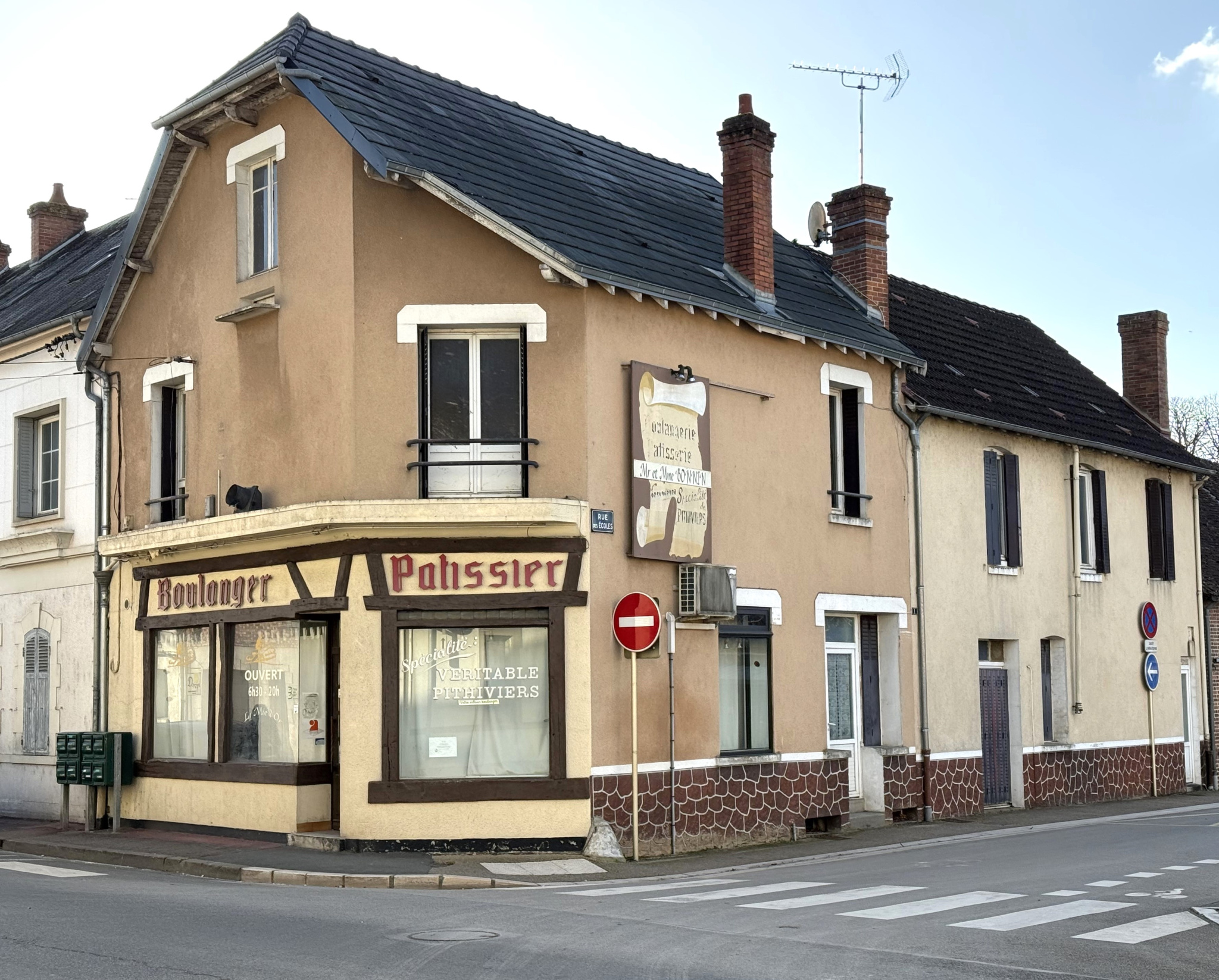 Bâtiment commercial et d'habitation - Salbris